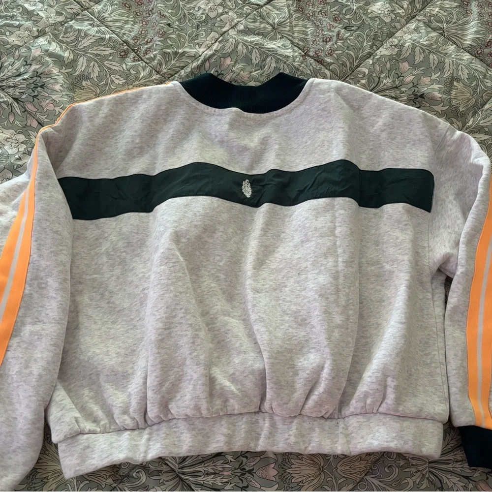 Free people movement sweatshirt XL nwot